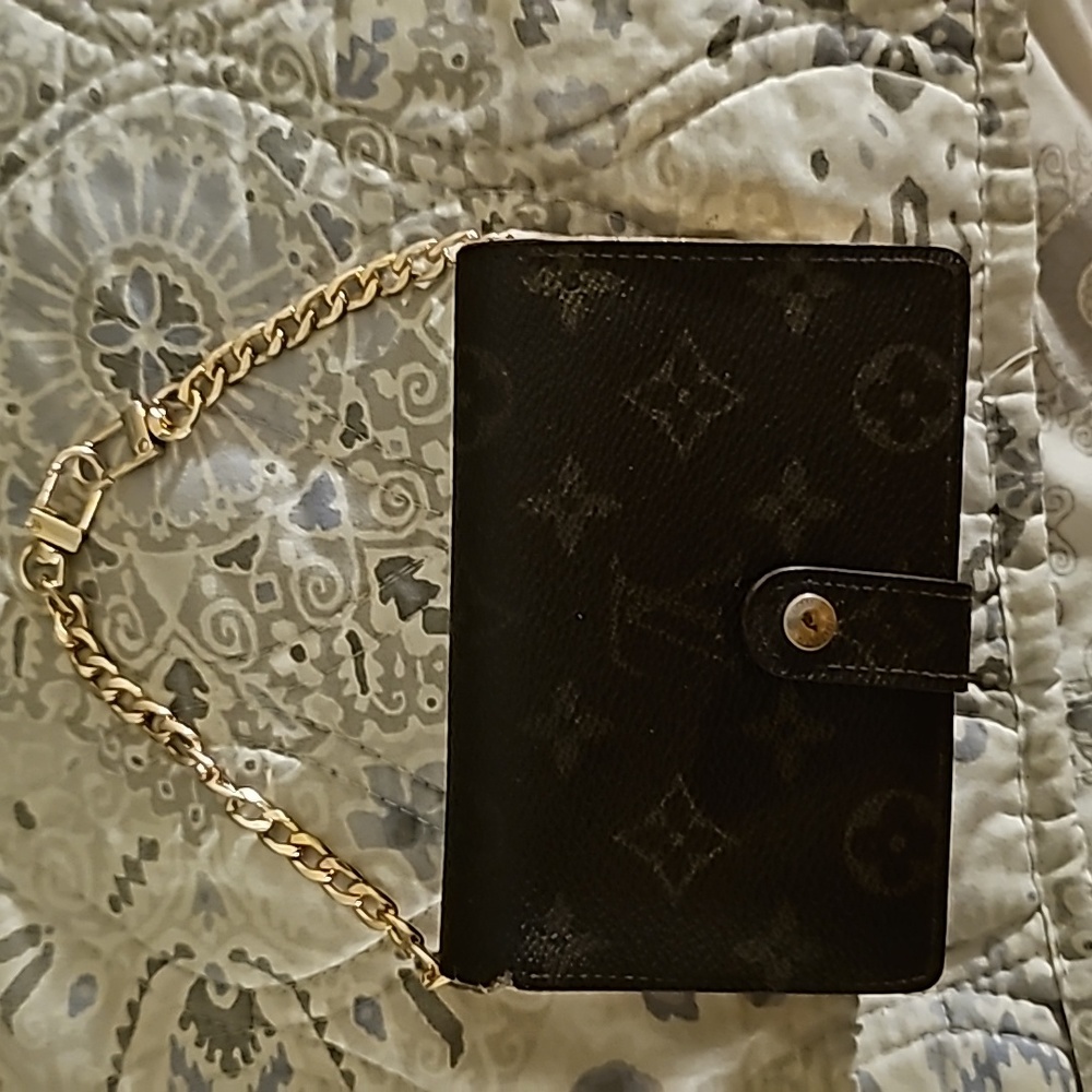 LOUIS VUITTON FRENCH KISS WALLET